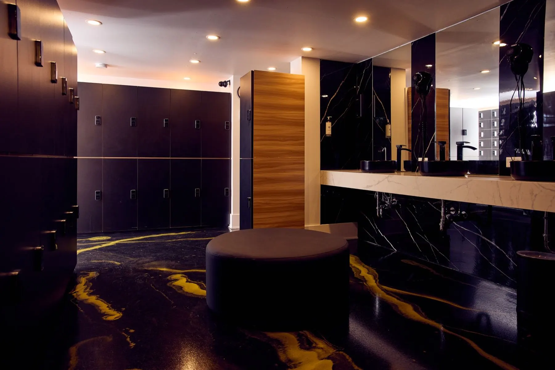Capsule guest with Explorer Card on Boulevard Saint-Laurent